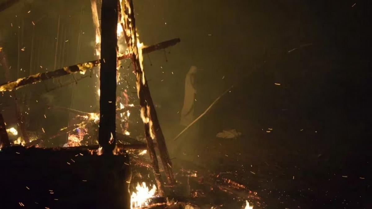 FOTO: La imagen de la virgen, intacta entre tanto desastre (FOTO: Ariel Luna)