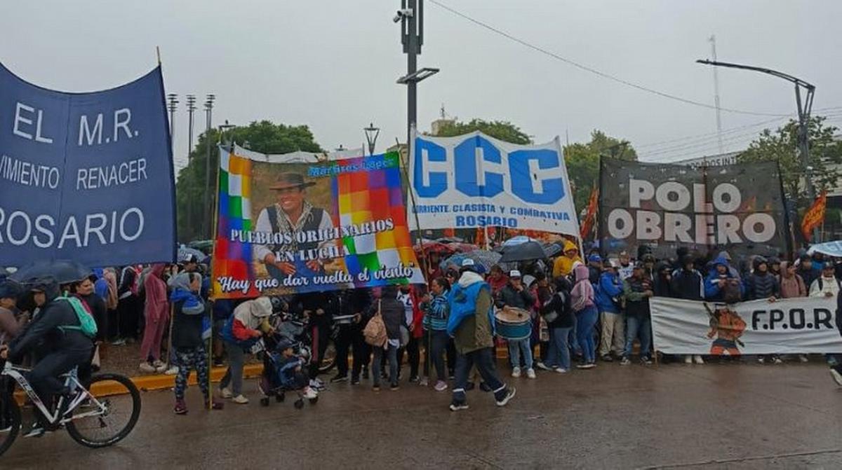 Reclamos en contra de Javier Milei.