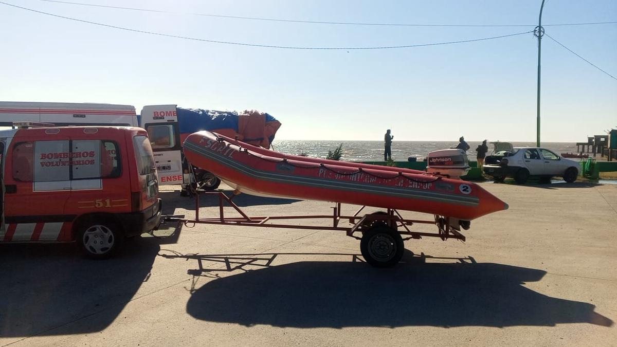 Continúa la búsqueda de cinco pescadores desaparecidos en el Río de la Plata