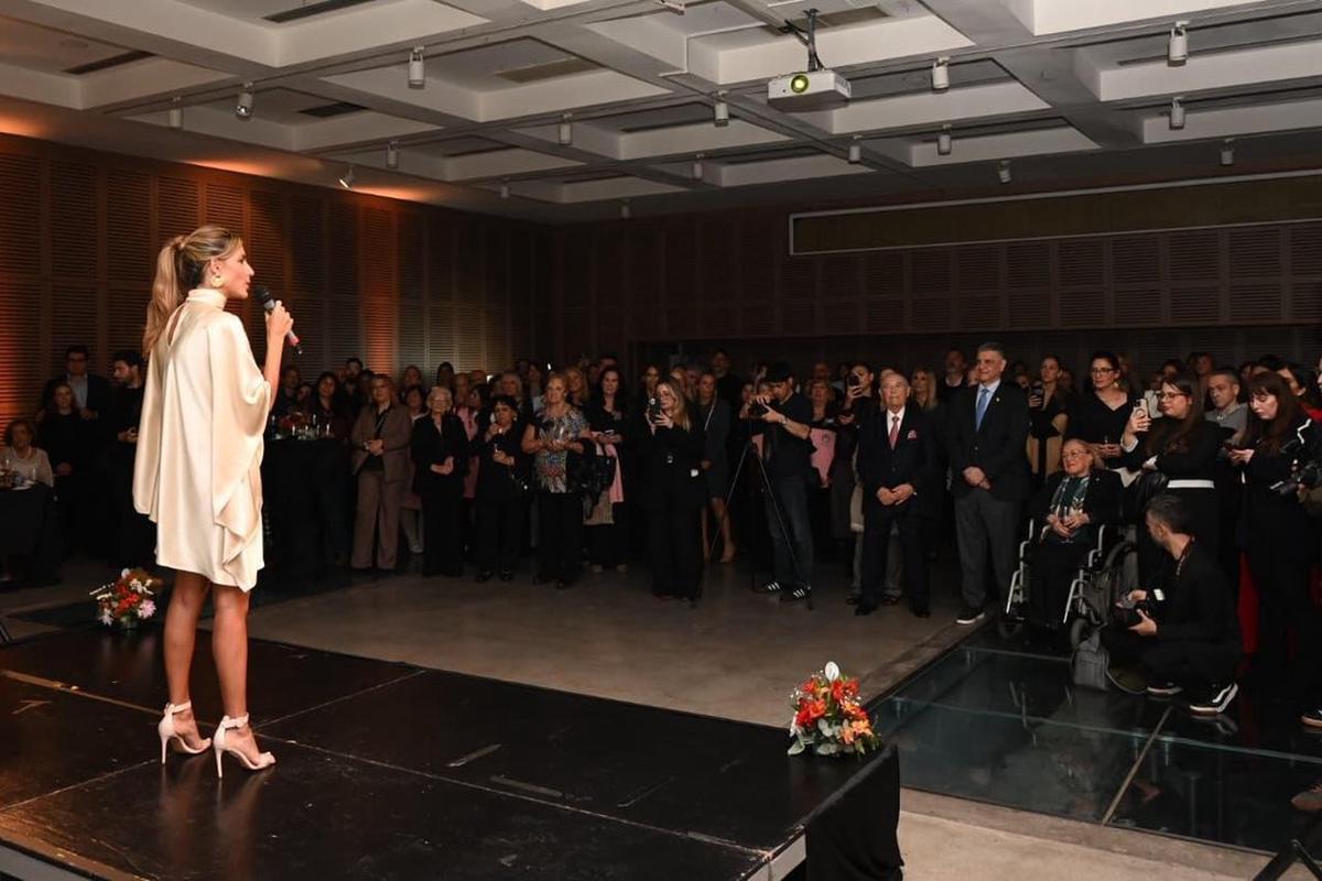 María Belén Ludueña lanza