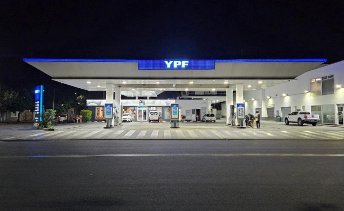 YPF no bajará precios, asegura su presidente