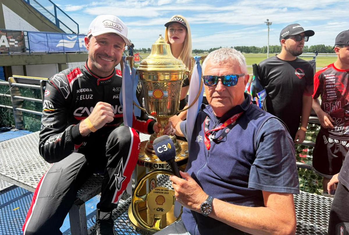 Agustín Canapino, la Copa de Campeón de TC Pick Up y Cadena3 en La Plata.