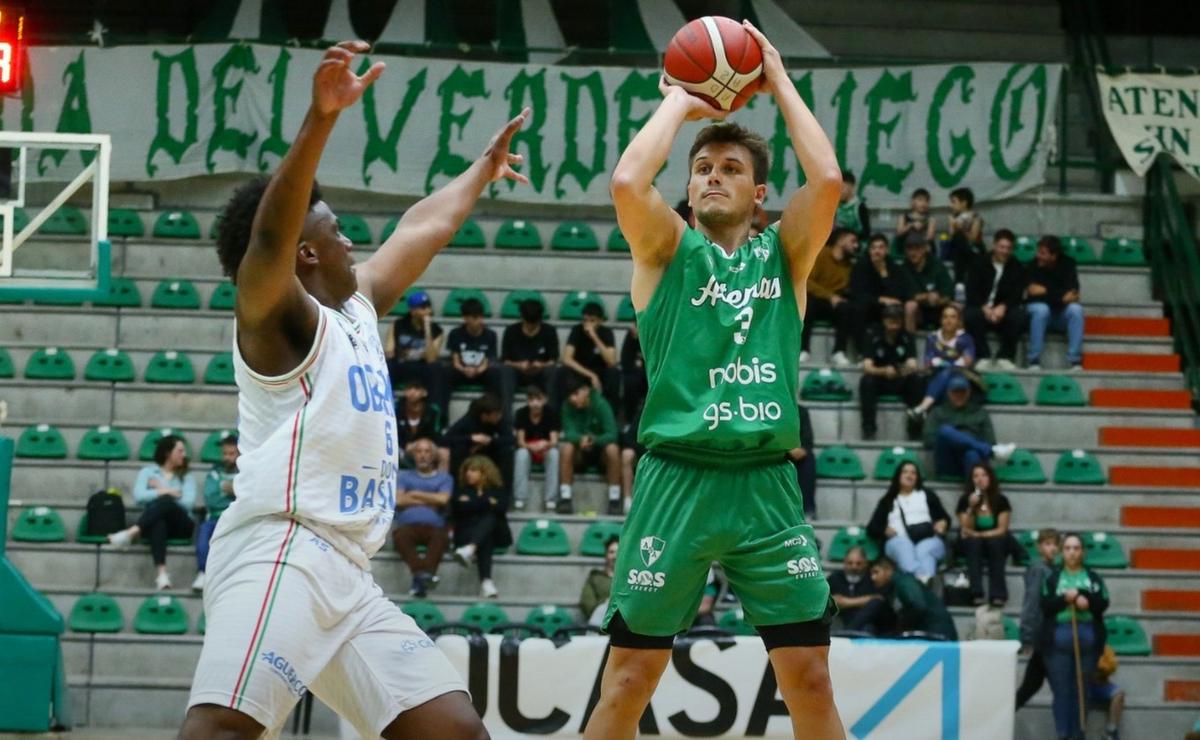 Atenas se desinfló en la segunda mitad y cayó ante Oberá (Foto: Atenas_oficial).