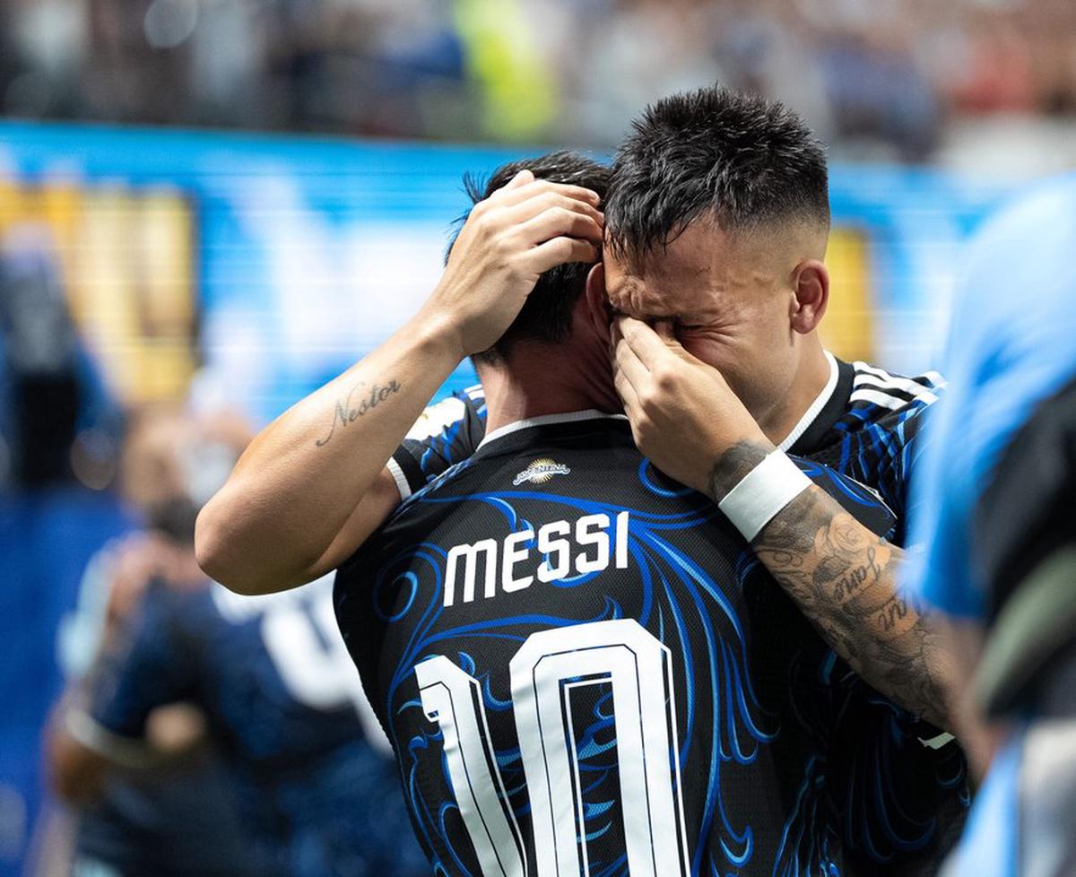 El festejo de Lautaro Martínez y Lionel Messi tras el segundo gol de Argentina.