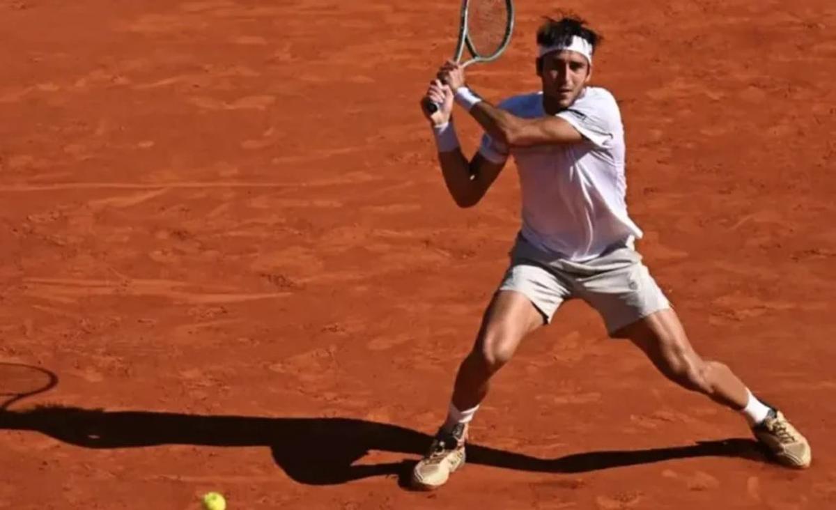 Apretada derrota de Etcheverry en Barcelona.