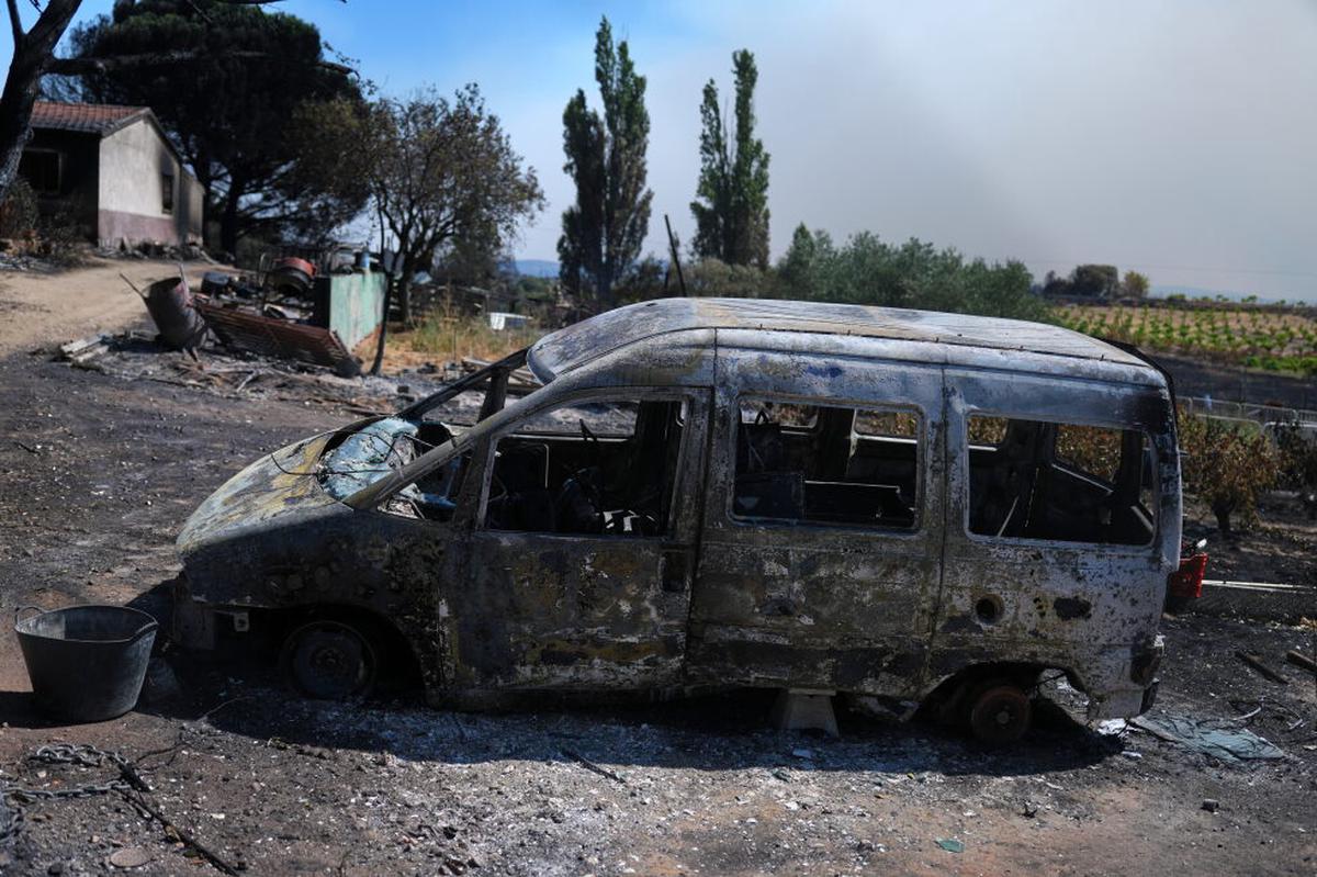 Desplazados por los incendios en España narran su angustia al escapar