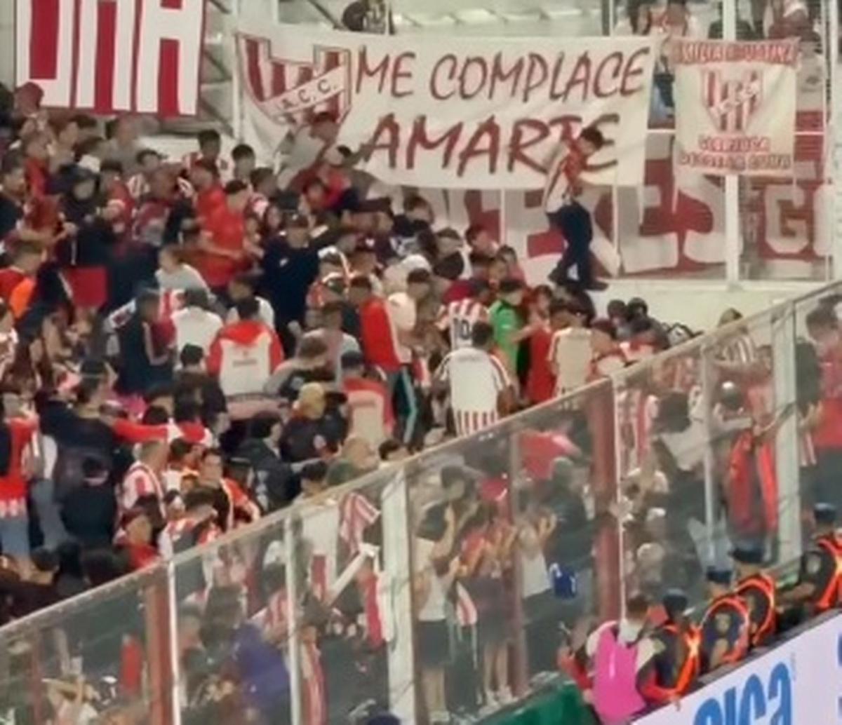 Incidentes en la cancha de Instituto. (Captura video)