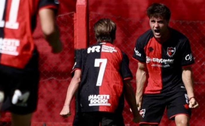 Newell’s goleó a Central y se quedó con el clásico rosarino de Reserva