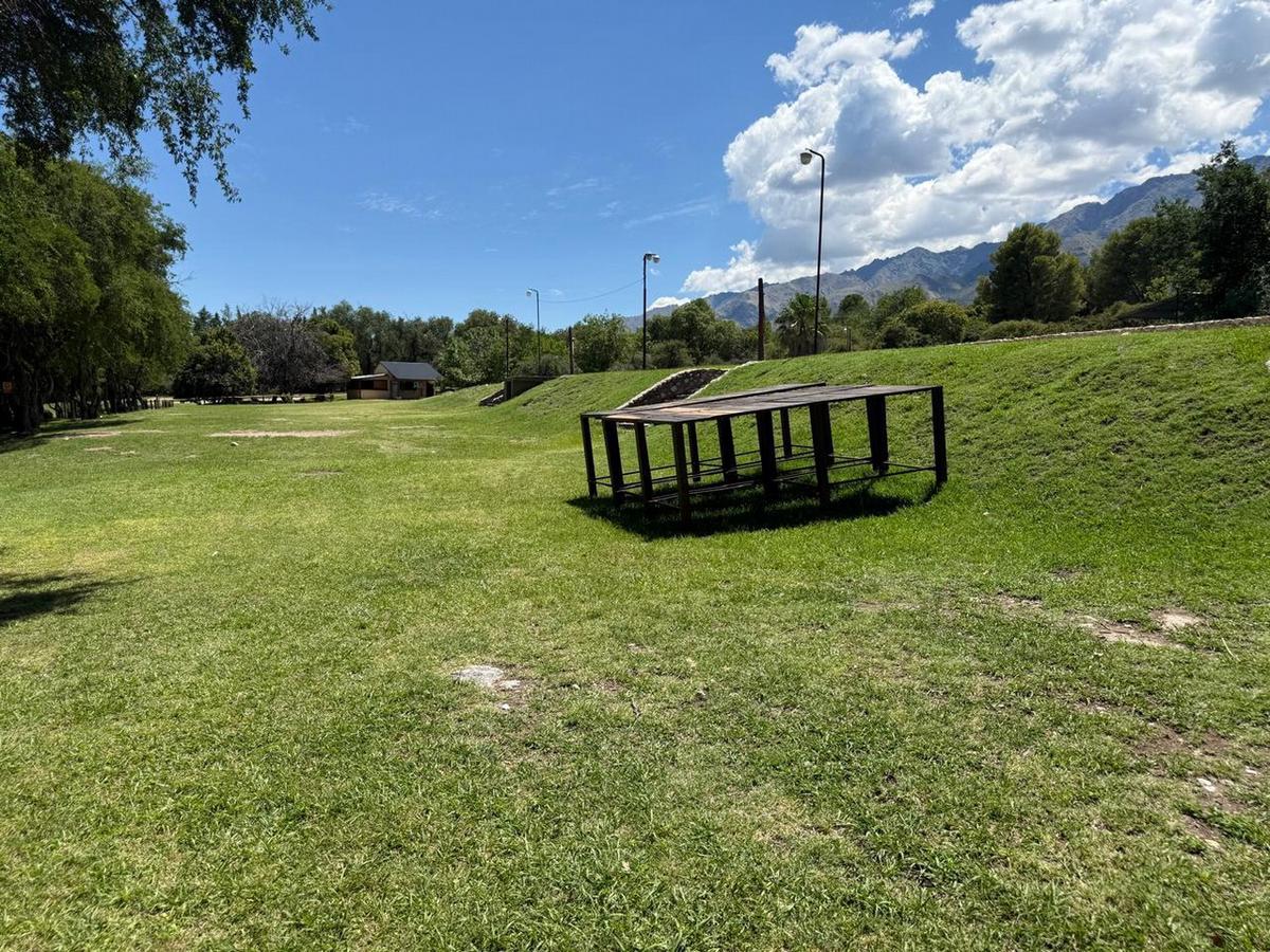 El Balneario San Javier, un paisaje serrano para refrescarse en Traslasierra.