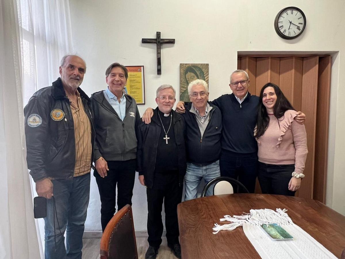 Pallarols llegó a Rafaela con el cáliz para el Papa León XIV y pidió por la paz.