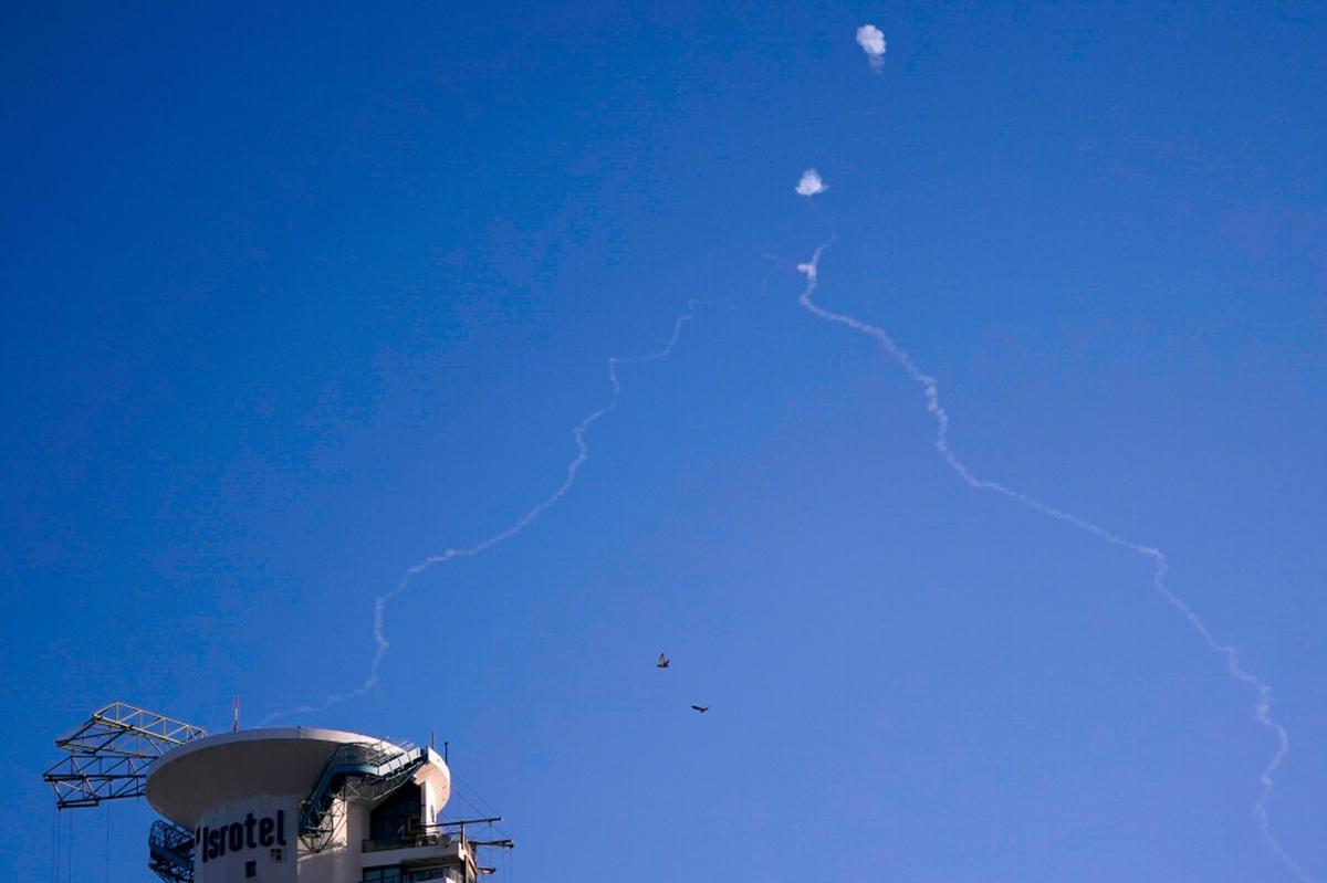 Embajador de EEUU en Israel dice que Israel envió material y personal militar para defender Emiratos