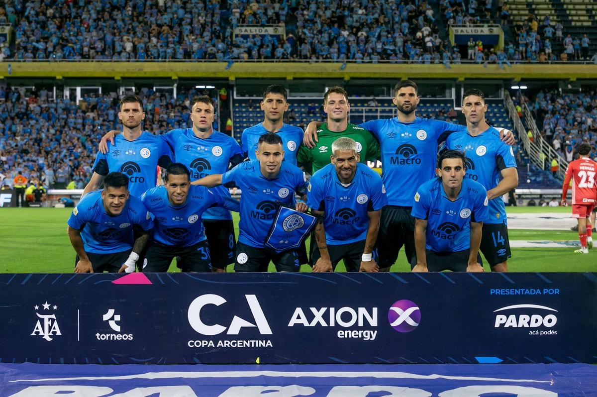 El once inicial de Belgrano en Rosario.