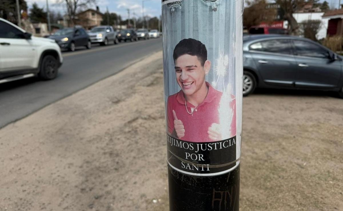 Reclamo de justicia por Santiago Aguilera, en Traslasierra. (Foto: Cadena 3)