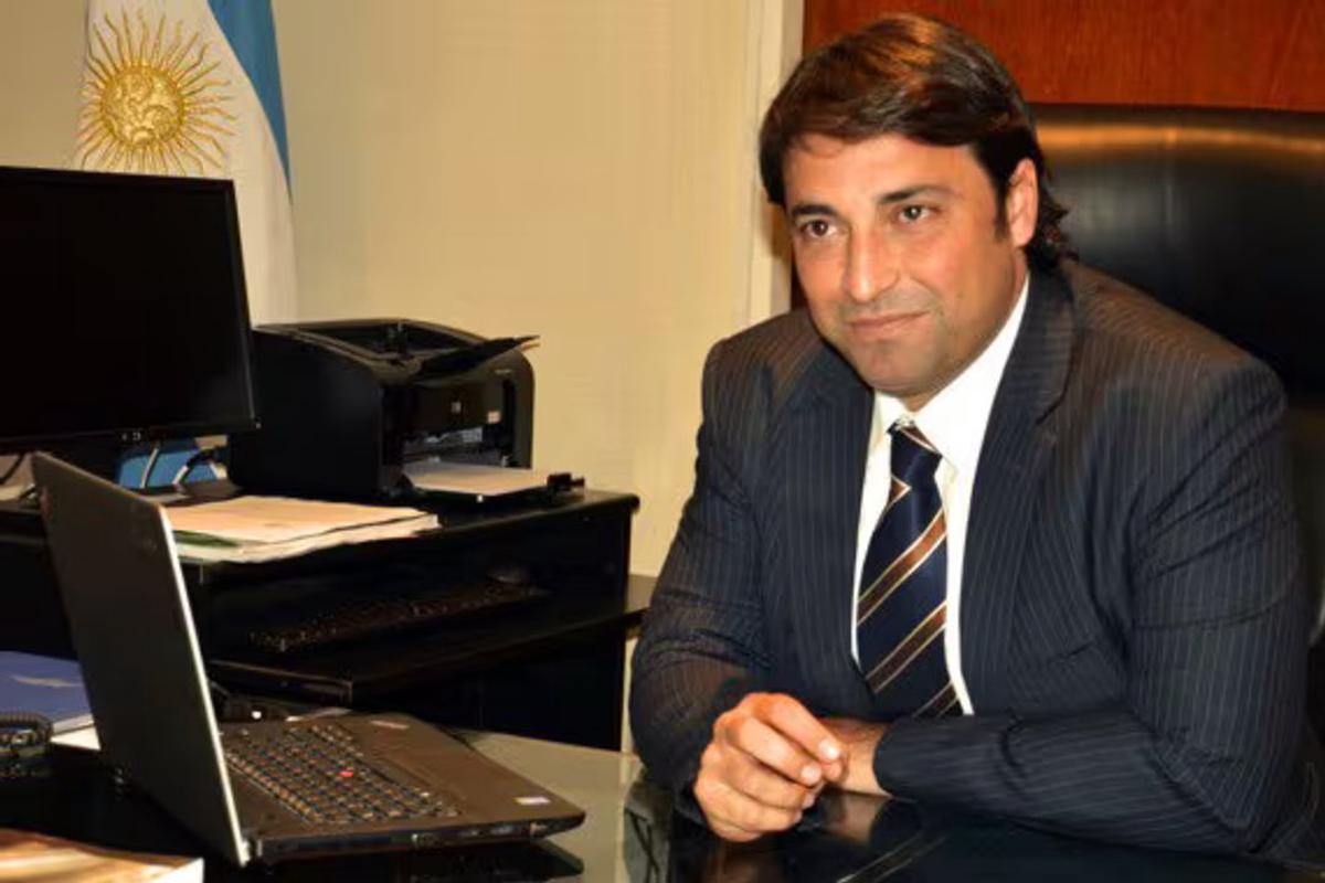 Denuncian al ex director del Servicio Penitenciario por violencia de género