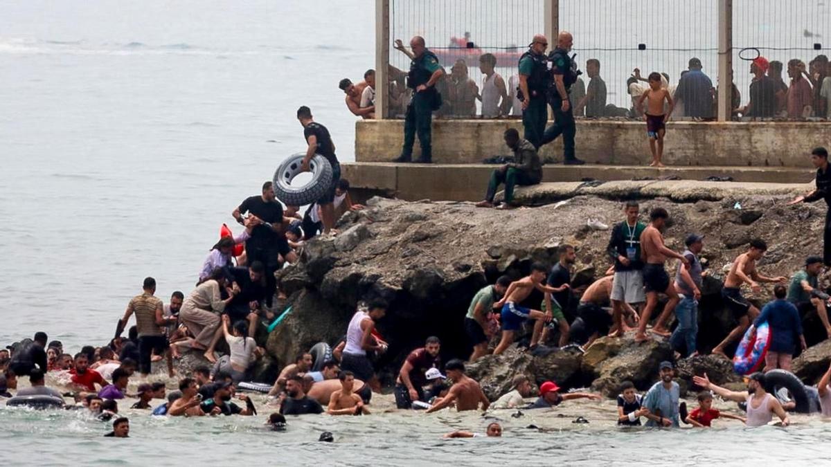 Migrantes en Ceuta.