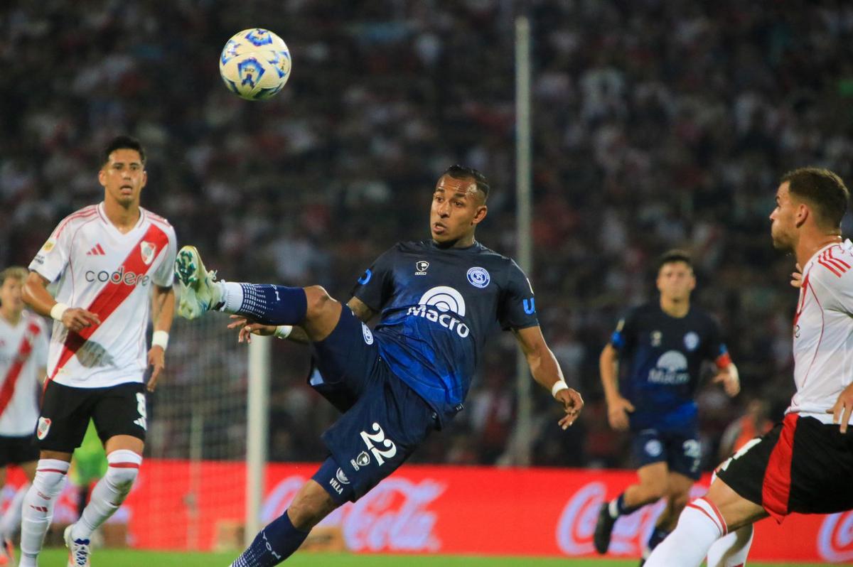 FOTO: Sebastián Villa, autor del primer gol. (Foto: Prensa Independiente Rivadavia)