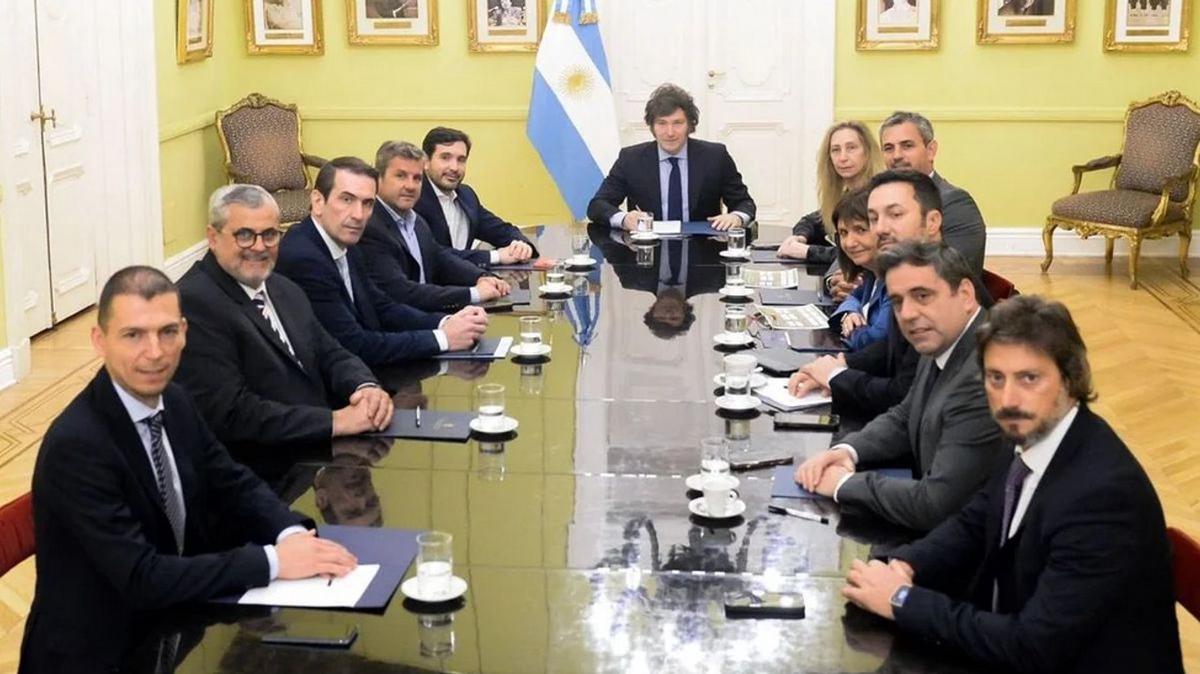 FOTO: Los diputados radicales que se reunieron con Milei antes de aprobar el veto.