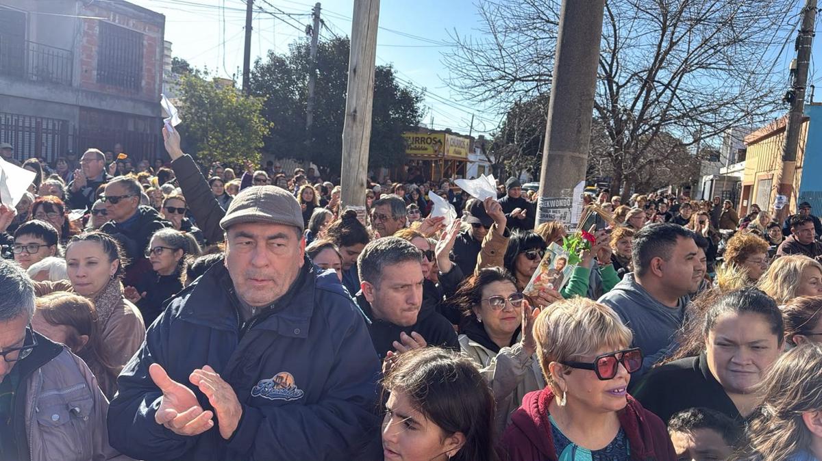 Fieles se congregan para rendir homenaje al santo patrono del pan y del trabajo.