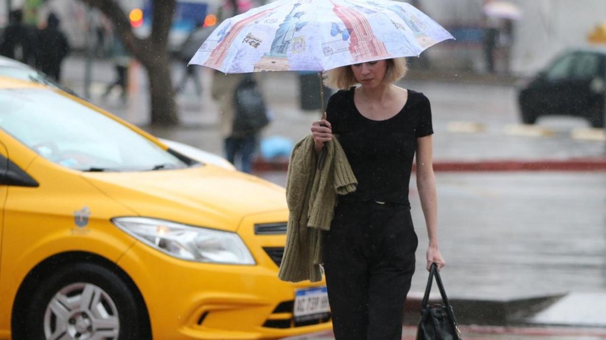 FOTO: Lluvia en Córdoba (Foto: Daniel Cáceres/Cadena 3)