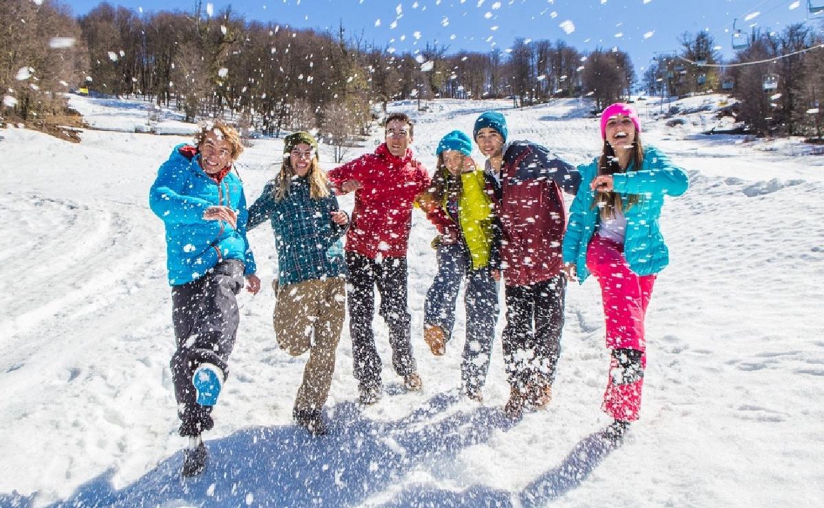 FOTO: Malestar por aumentos en los precios de los viajes de egresados a Bariloche.