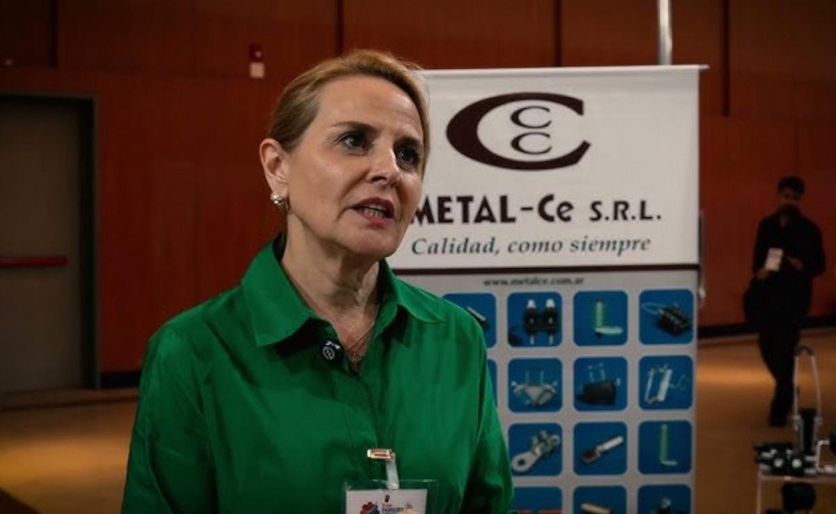 Alejandra Cesolari, gerente de Metal Ce, recorre China.