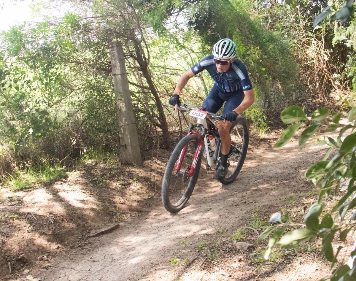 Joel Contreras ganó el oro en Ciclismo MTB.