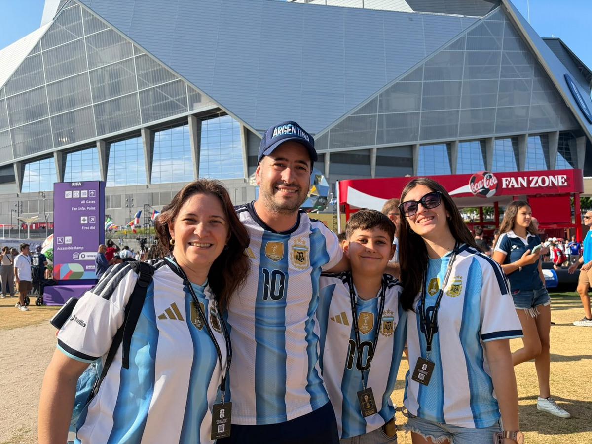 El celeste y blanco inundó las calles y el estadio de Atlanta.