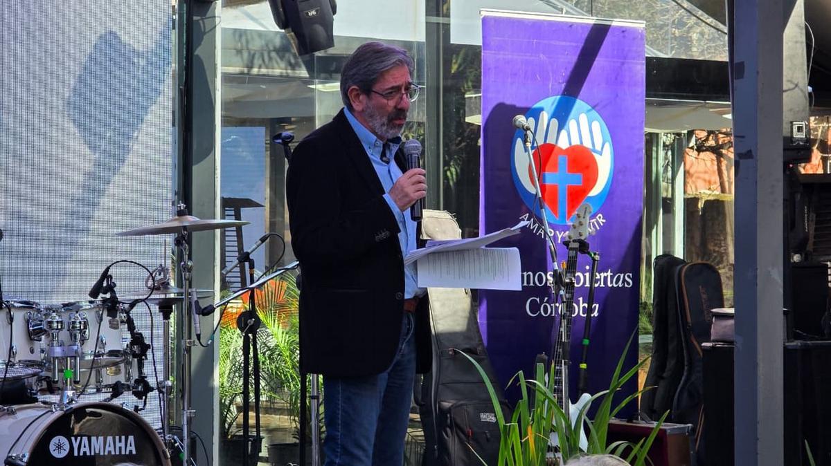 Chema Forte, en la apertura del almuerzo solidario.