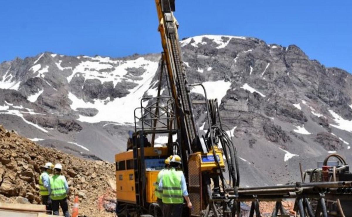 Mendoza propone nuevo marco para las regalías mineras ante riesgos ambientales