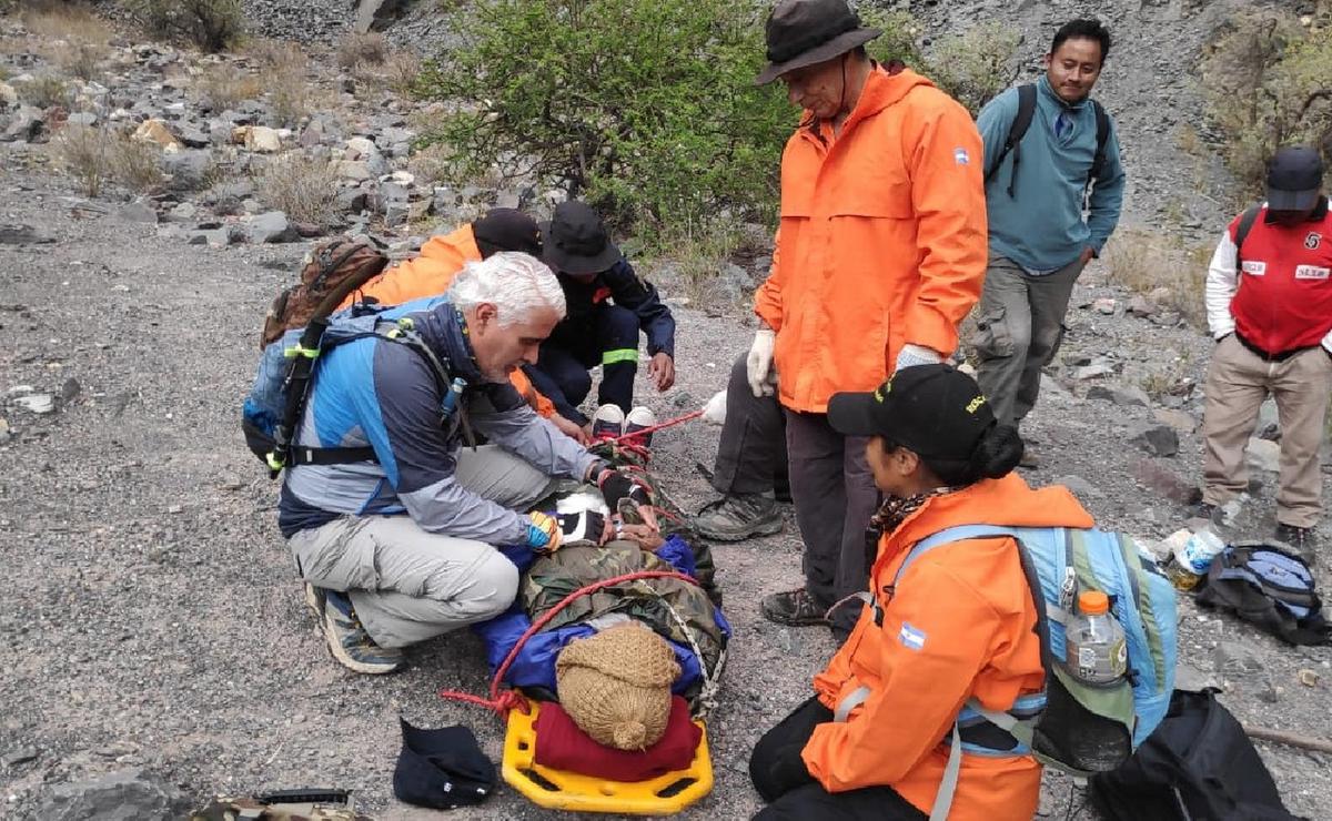 FOTO: Rescataron a una mujer de 74 años a 3.000 metros de altura en Salta.