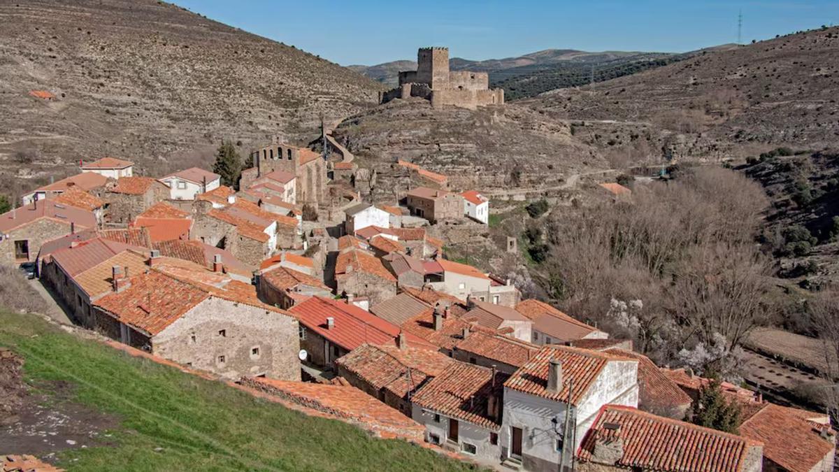 Un pueblo de España busca familias para vivir gratis y ofrece trabajo estable: cómo postularse.
