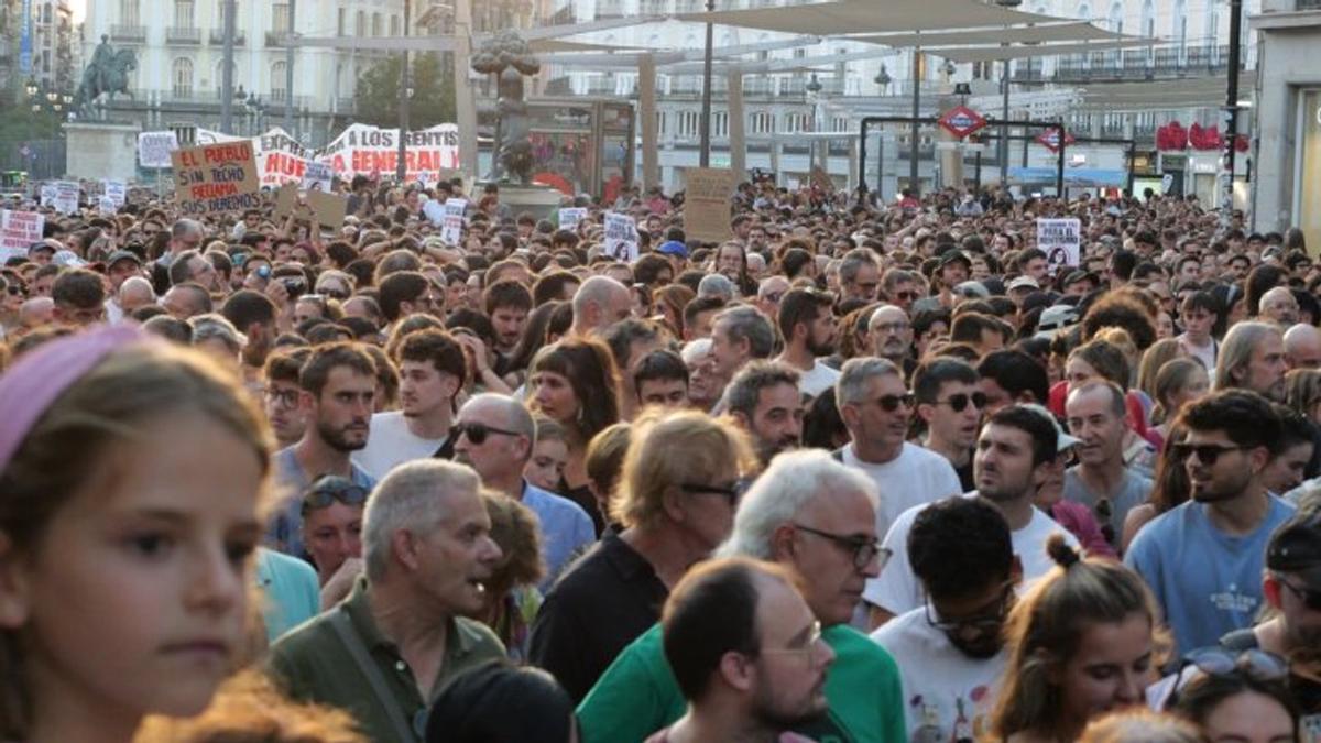 Manifestación en repudio al desalojo de una jubilada madrileña de 87 años.