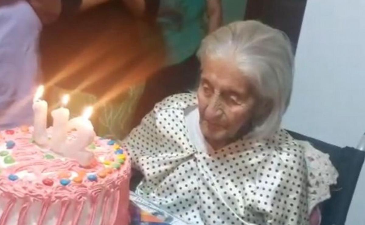 Juana cumplió 112 años y soñaba con el saludo de Cadena 3.