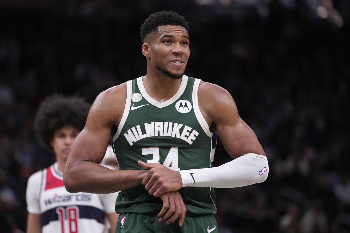 Giannis Antetokounmpo anota 37 puntos en victoria de Bucks 133-120 sobre Wizards al iniciar campaña