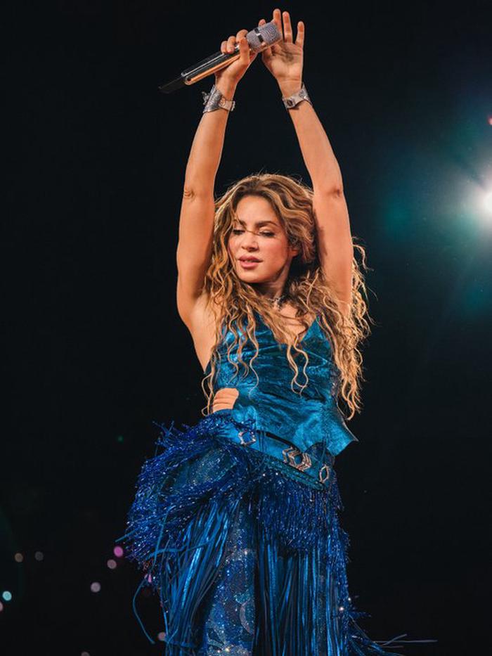 Shakira festeja 25 años de "Whenever, Wherever" y reflexiona sobre su impacto