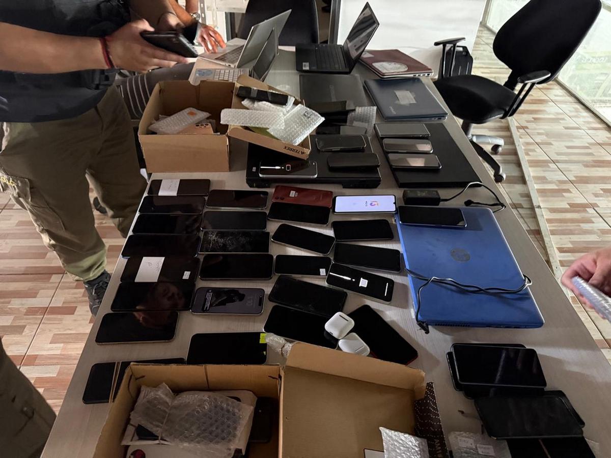 Operativo en la Galería Espacial. (Foto: Policía)