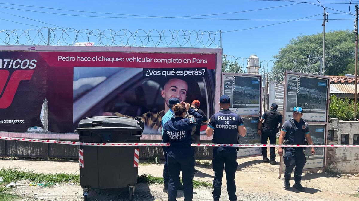 FOTO: Tres obreros heridos al ser aplastados por una pared en Córdoba.