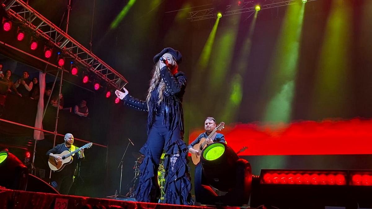 Soledad Pastorutti cantó en Añelo (Foto: Agustín González/Cadena 3)