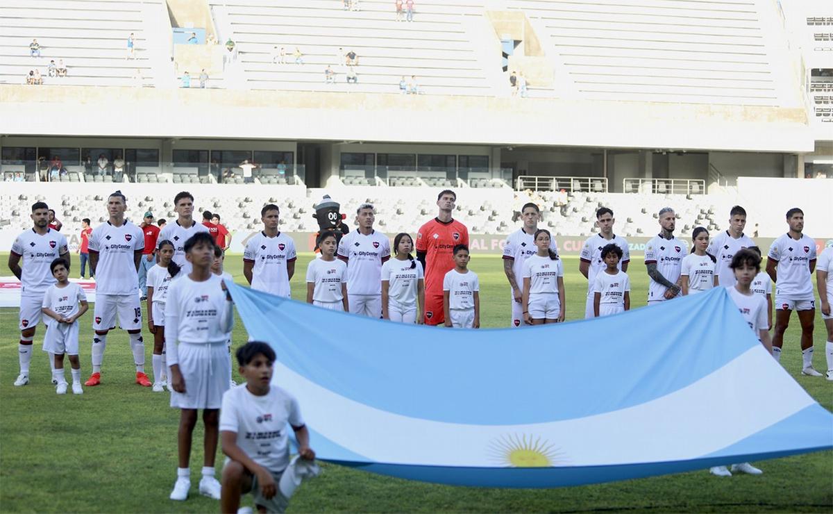 FOTO: Newell's vs. Mazatlán. Amistoso internacional -cuadrangular-. Partido 1. 