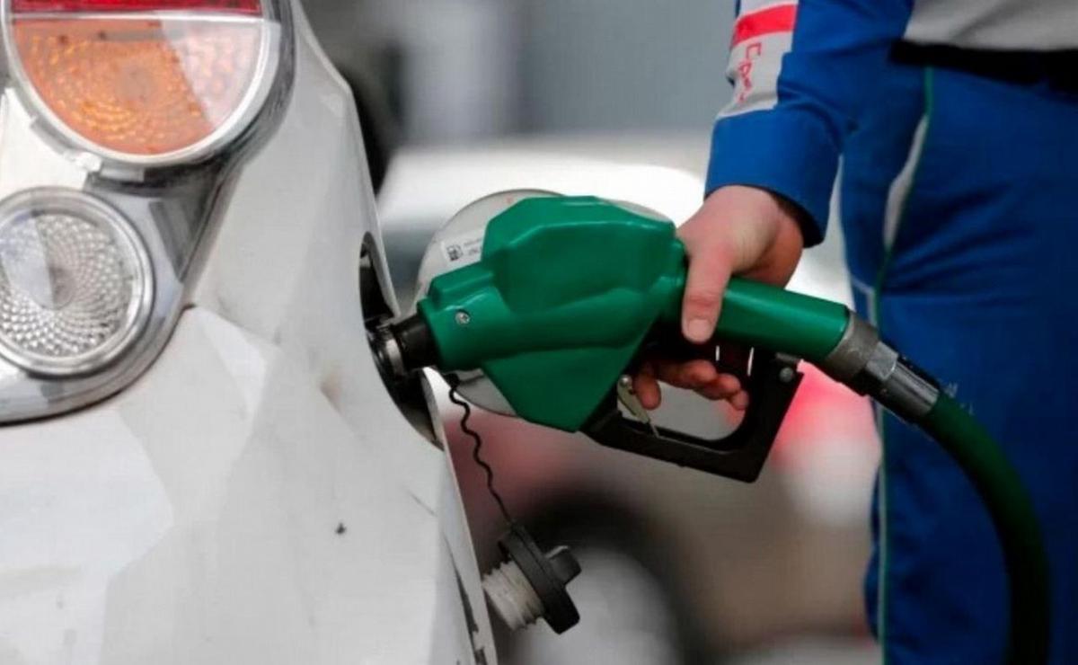 Habilitan las estaciones de combustibles móviles en Argentina.