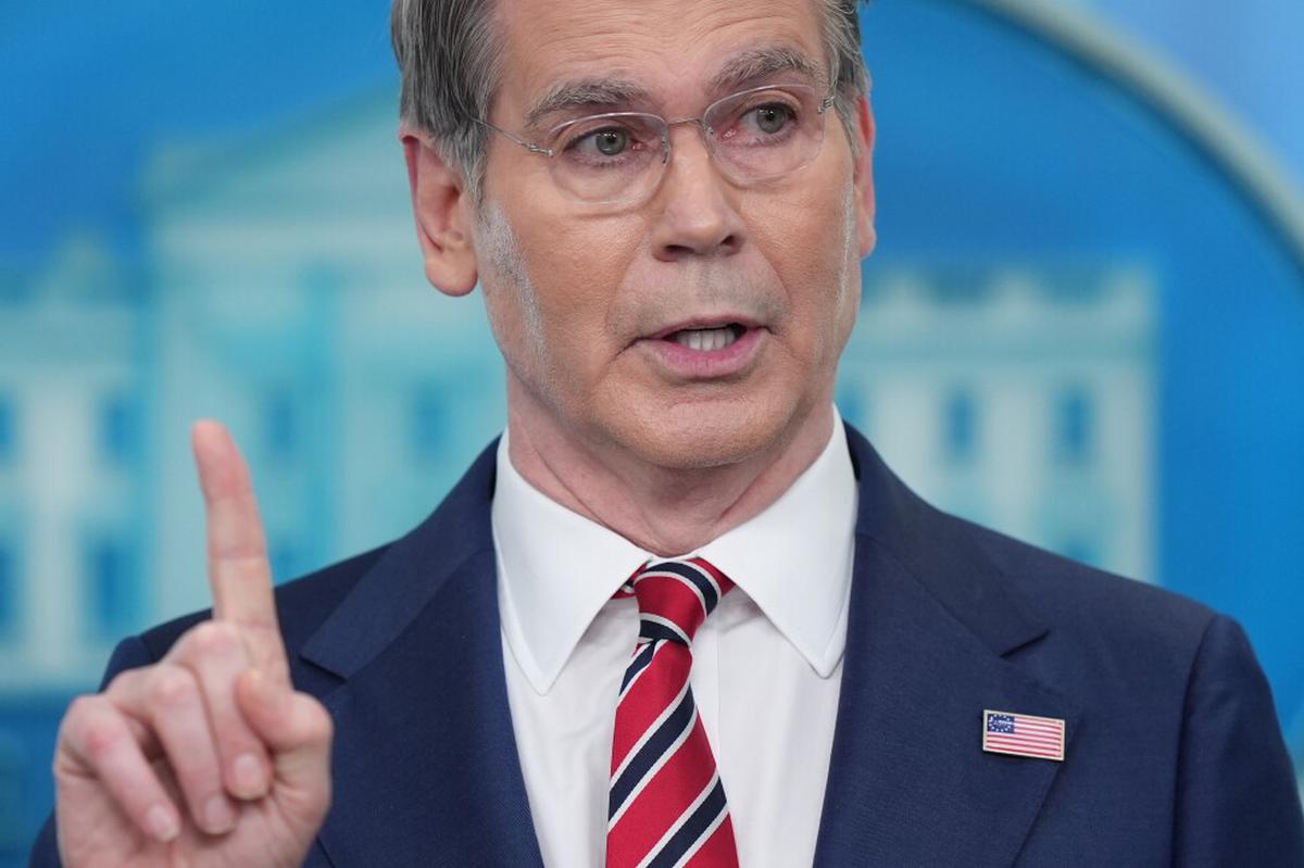 De lanzar bombas a presionar bancos: EEUU emprende una guerra económica contra Irán