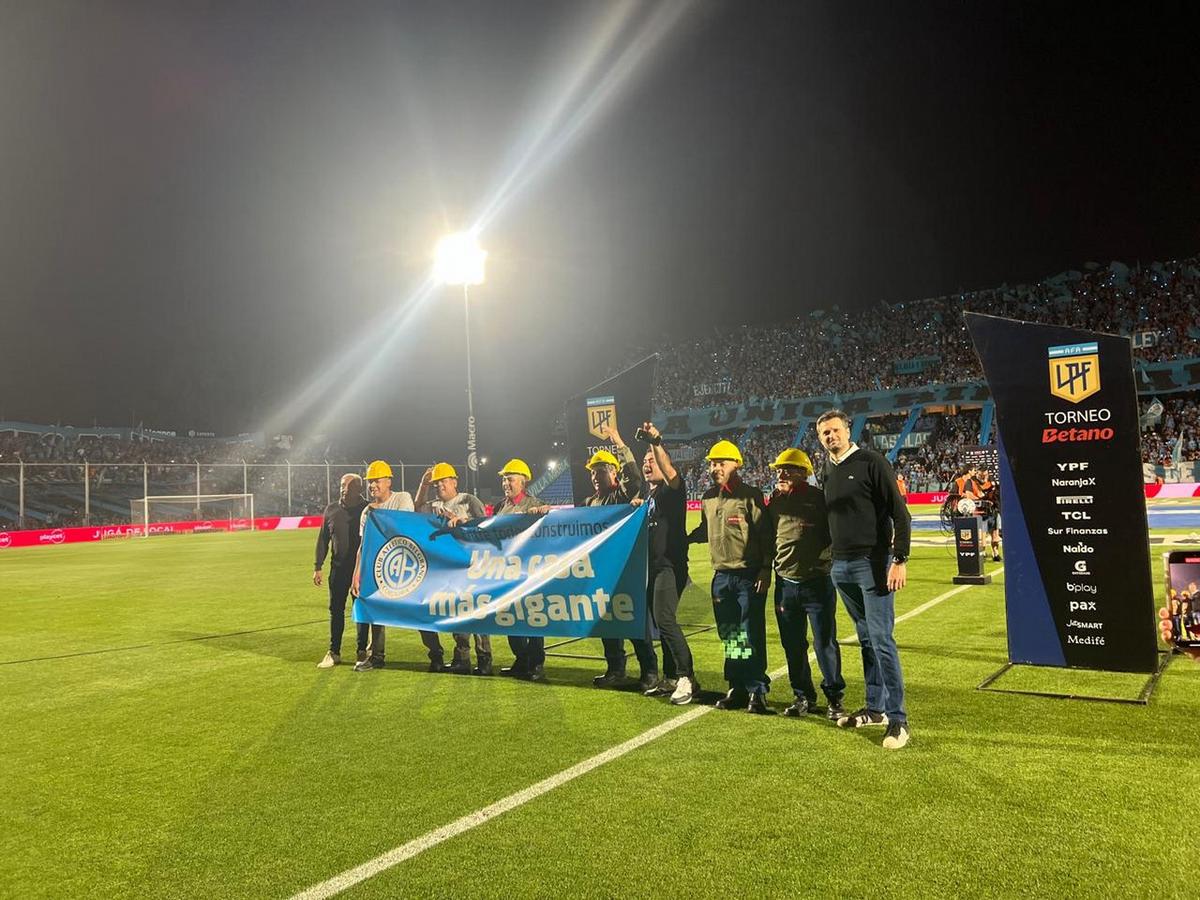 FOTO: La presentación de la triubna de Belgrano. 