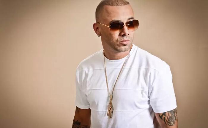Wisin lanza la Universidad del Perreo para honrar la historia del reguetón