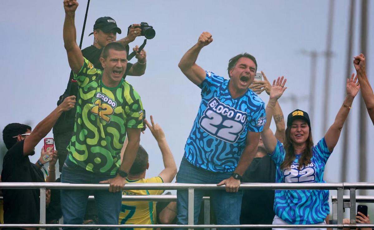 Flávio Bolsonaro cerró su campaña en Río con críticas al PT. (Foto: Reuters)