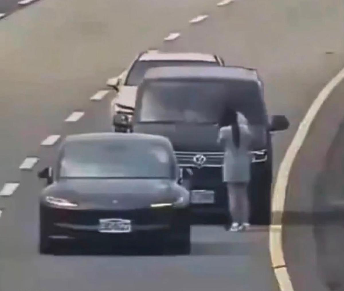 Tragedia en Vietnam: tres muertos tras un choque en la autopista por un despiste inesperado