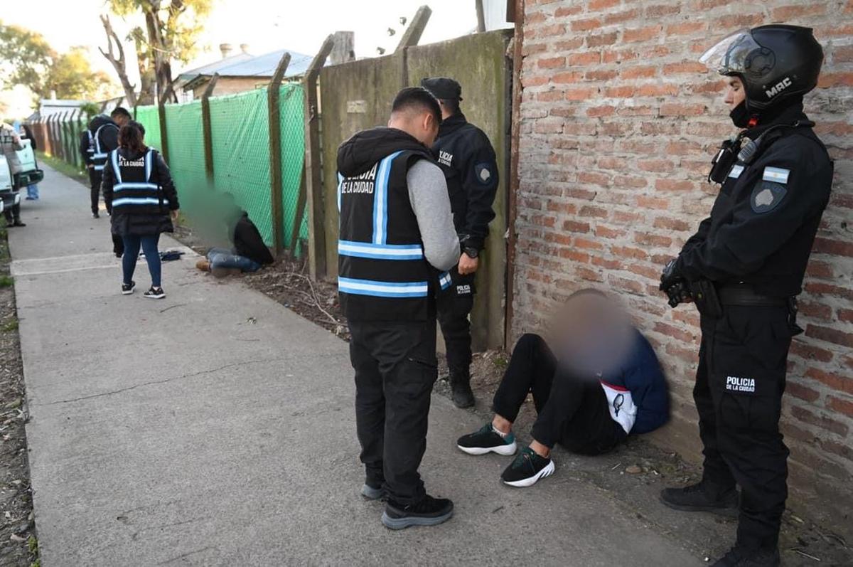 Tres hombres detenidos en Buenos Aires por el robo de camionetas a una firma de alquiler