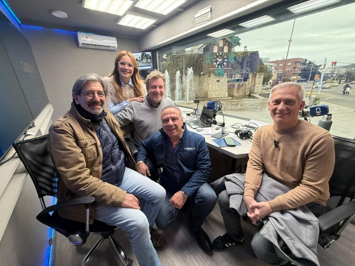 Estebán Avilés, intendente de Carlos Paz, en el Estudio Federal de Cadena 3.