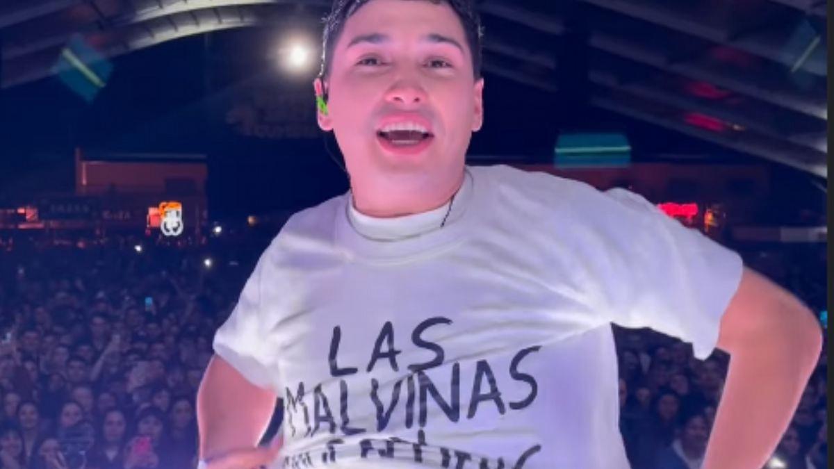 Q'Lokura la rompió en el Movistar Arena con una larguísima lista de invitados