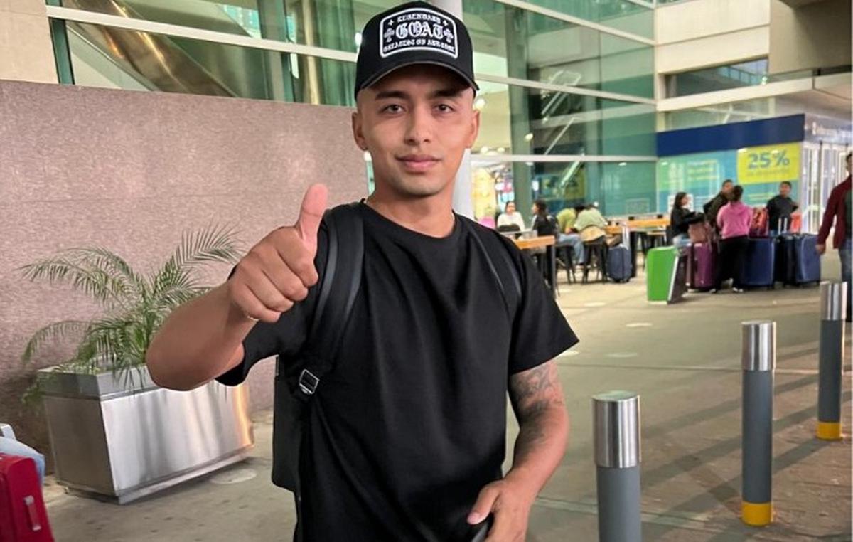 Nicolás Guerra, al arribar al aeropuerto.