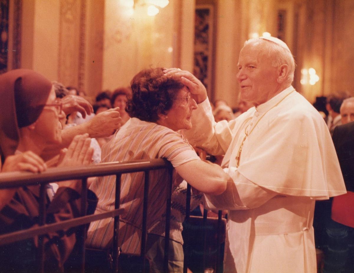 El papa Juan Pablo II en su visita a Córdoba en 1987 (Daniel Cáceres).